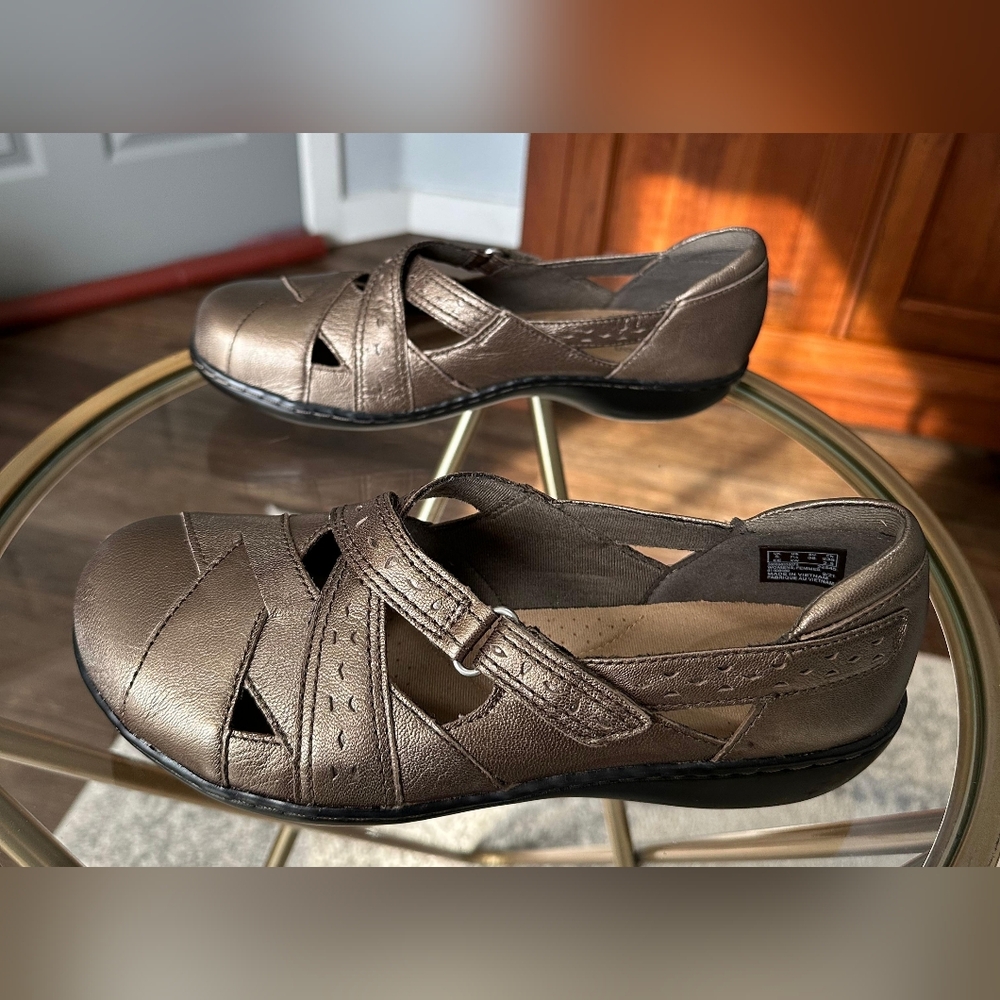 Clarks Ashland Spin Flats Slip-On Shoe Metallic Bronze Leather Size 7.5XW NWOT